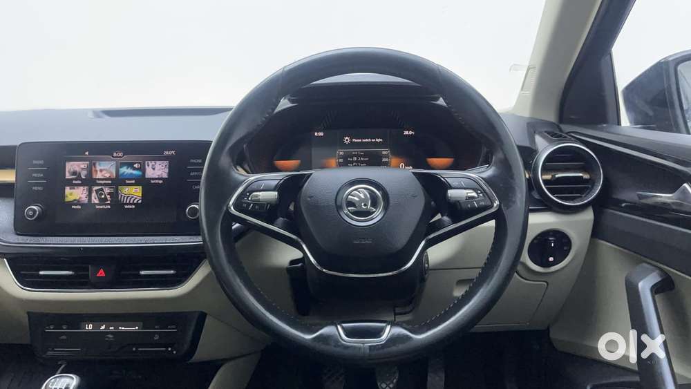 Skoda Slavia Style 1.0l Tsi Mt, 2023, Petrol