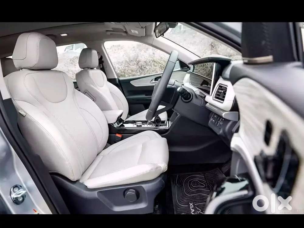 Mahindra Xuv700 2.0 Petrol 2024