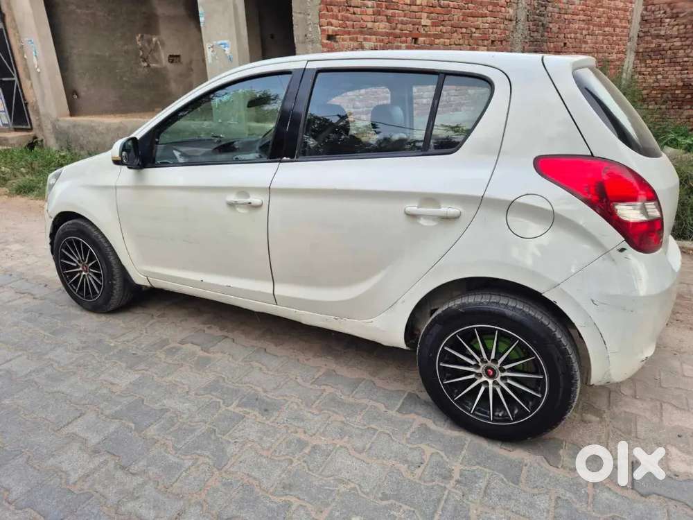 Hyundai I20 Sportz 2012 Alloy New Tyre Engine Gear Ok