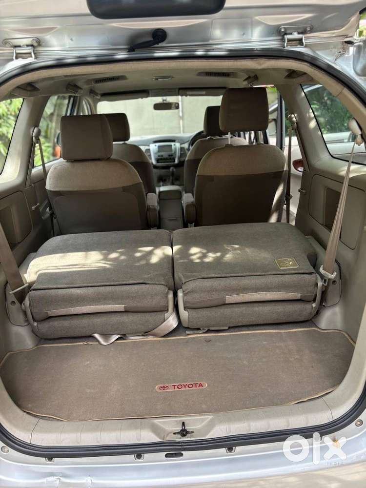 Toyota Innova 2.5 V Diesel  2013  7 Seater  Well Maintained  Kl Re