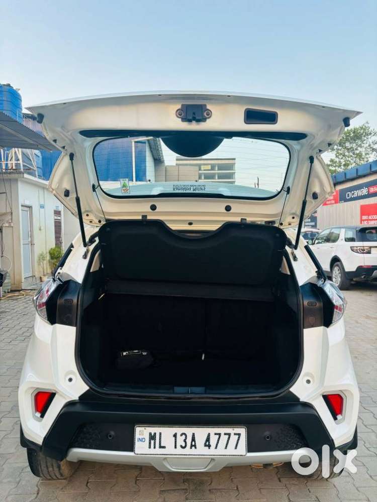 Tata Nexon 1.2 Revotron Xz Plus Premium, 2023, Petrol