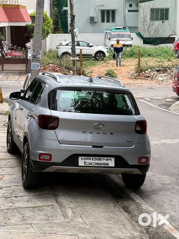 Hyundai Venue 2021 Petrol Well Maintained