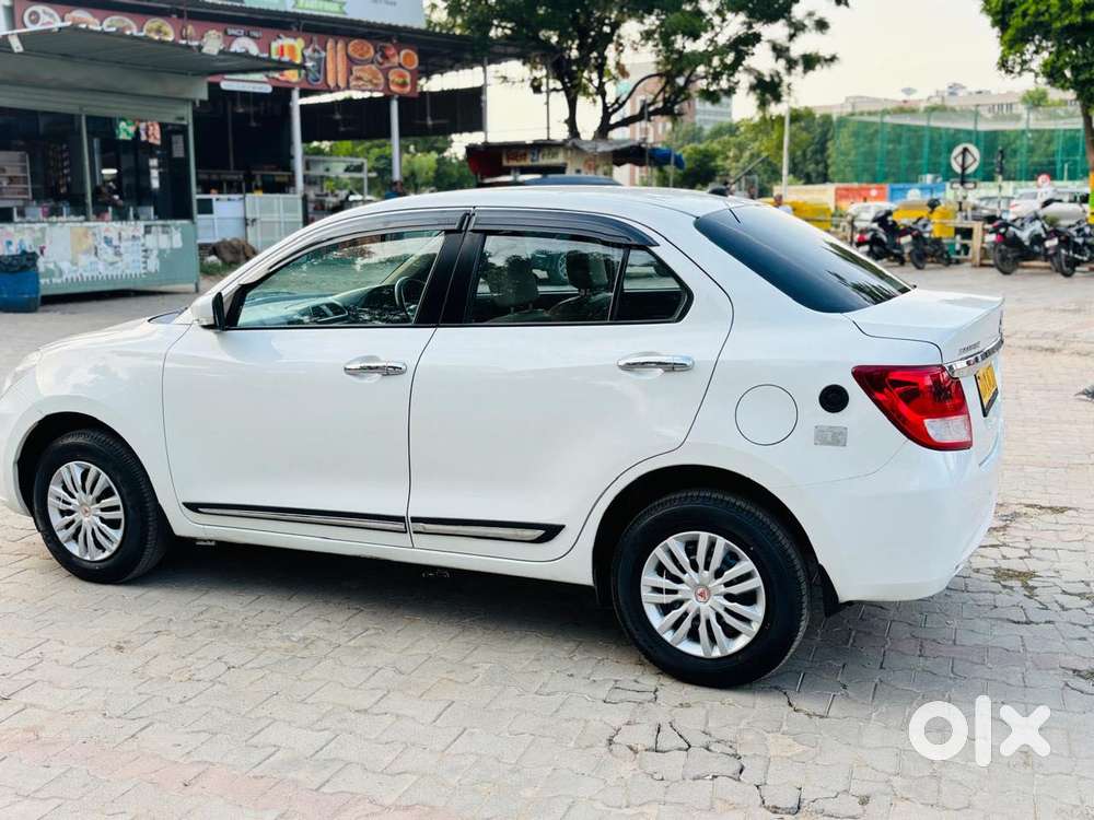 Maruti Suzuki Swift Dzire 1.2 Vxi Bsiv, 2023, Cng & Hybrids