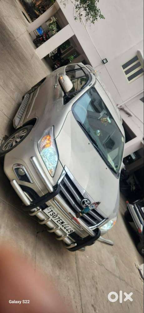 2015 Toyota Innova 2.5v Bs4 Diesel  Well Maintained  Hyderabad  ₹9l