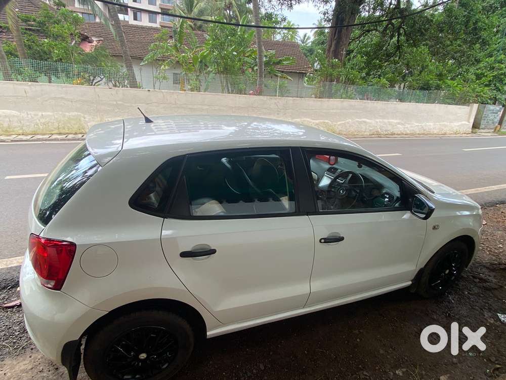 Volkswagen Polo Petrol 2010 Year