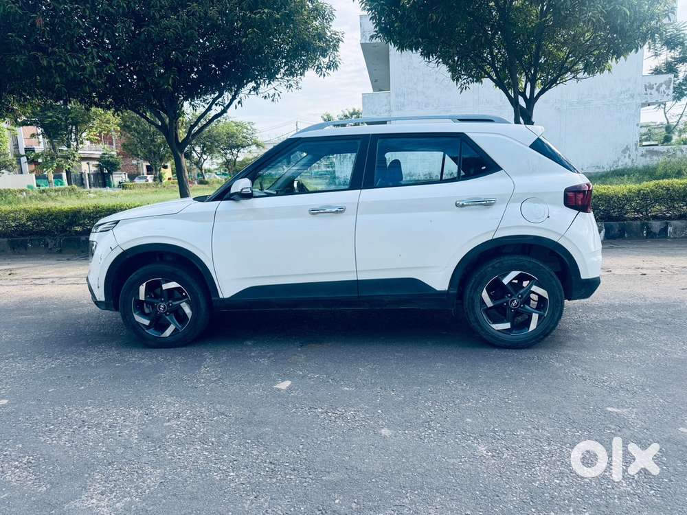 Hyundai Venue Petrol 2020 Year