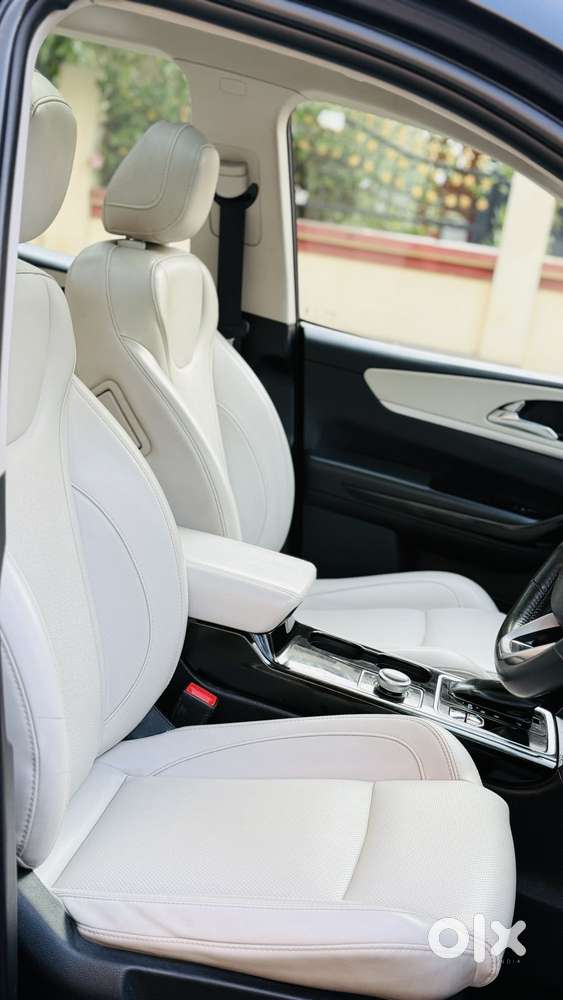 Mahindra Xuv700 2.0 Ax 7 Petrol At Luxury Pack Str, 2023, Petrol