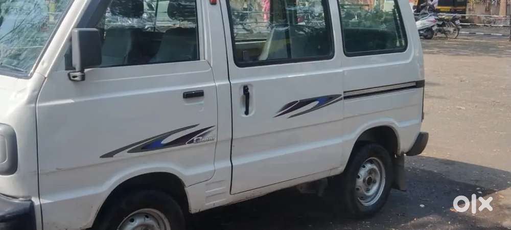 गाडी चांगली कंडिशन आहे गाडी पेट्रोल आणि एलपीजी आरटीओ नोंद आहे