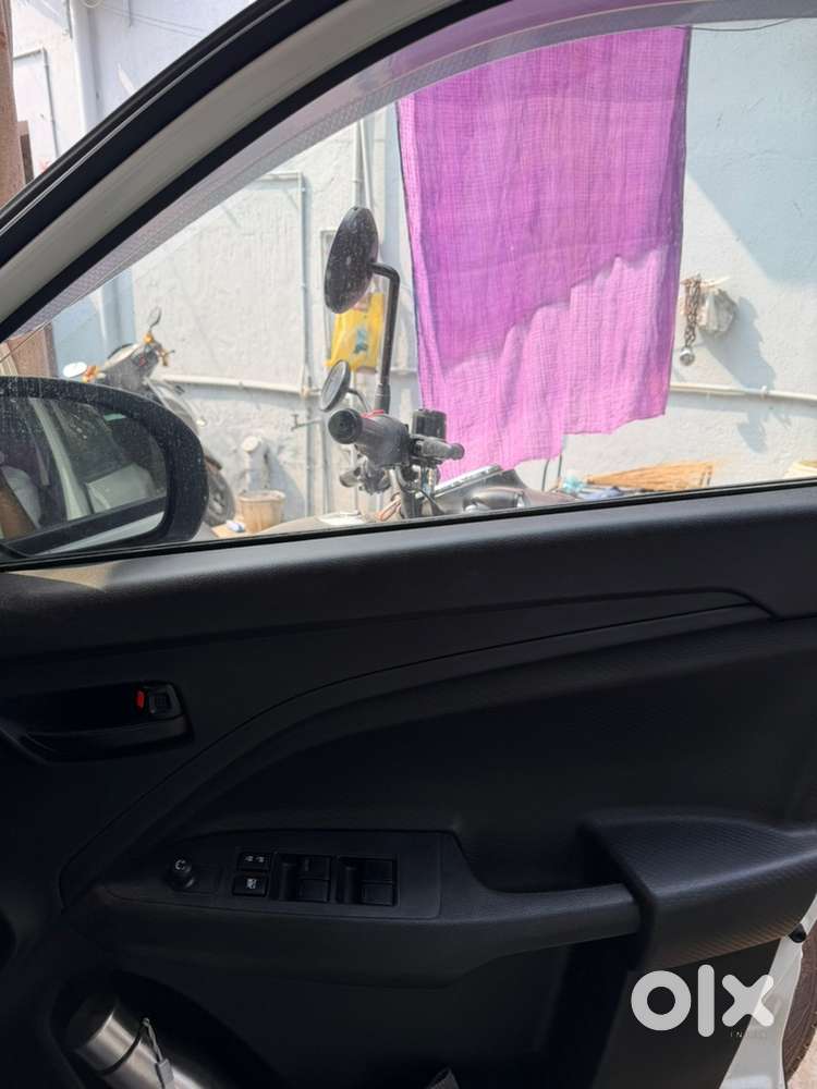 Maruti Brezza Lxi 2025 Petrol Brand New Condition