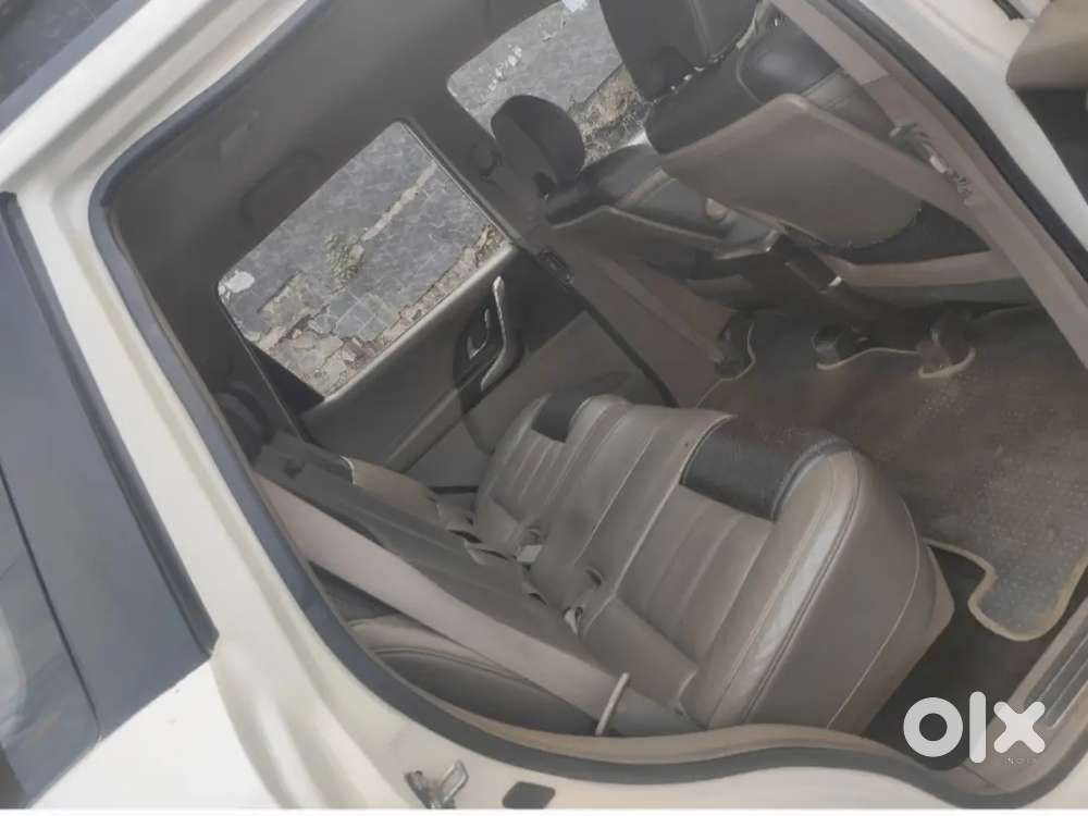 Mahindra Xuv500 2012