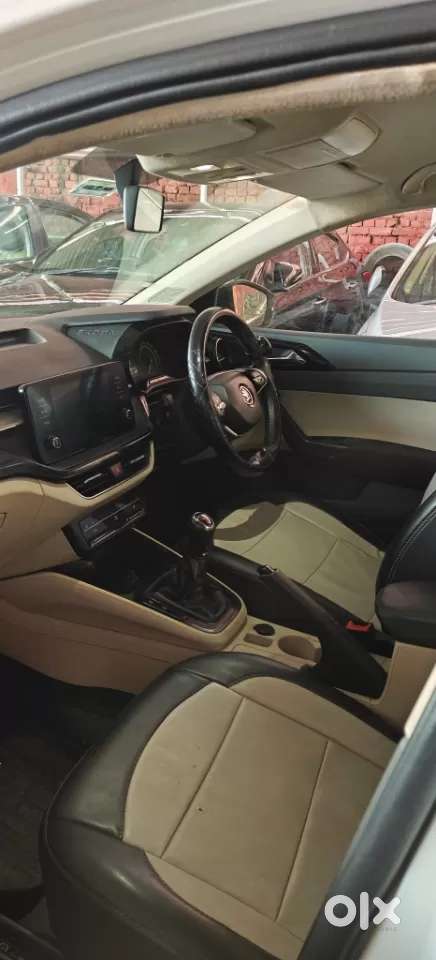Skoda Slavia Ambition 1.0l Tsi Mt, 2023, Petrol