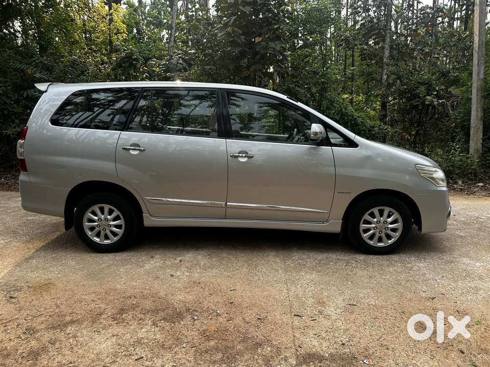 Toyota Innova 2.5 Vx (diesel) 7 Seater Bs Iv, 2014, Diesel