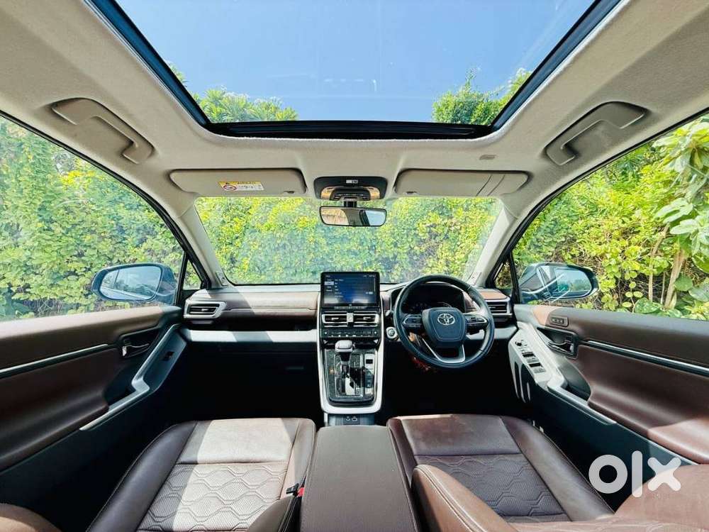 Toyota Innova Hycross 2.0 Zx Hybrid 7 Str, 2025, Petrol