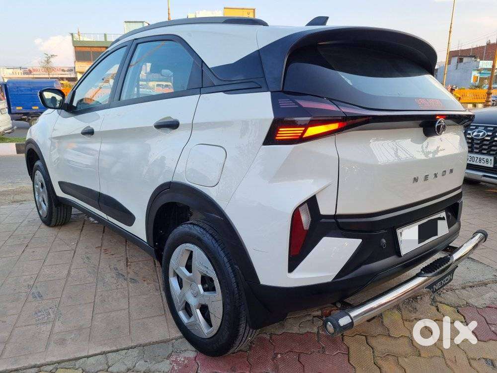 Tata Nexon Pure 1.2 Revotron Petrol 6 Mt, 2024, Petrol