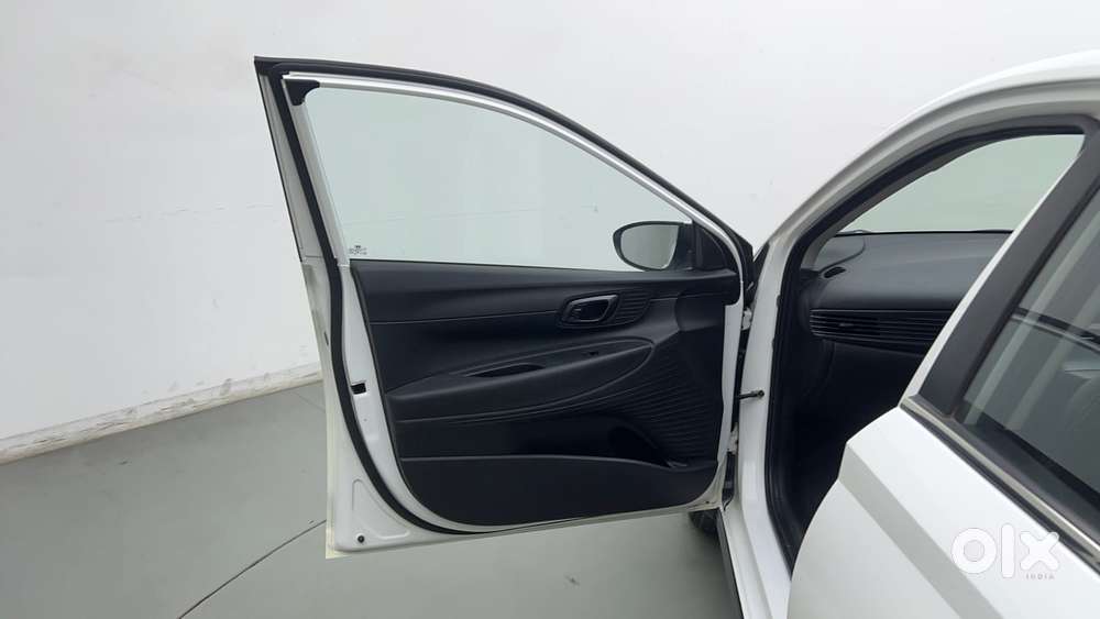 Hyundai I20 Sportz 1.2 Ivt, 2023, Petrol