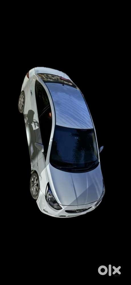 Hyundai Fluidic Verna 2012