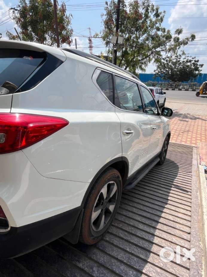 Mahindra Alturas G4, 2021, Diesel