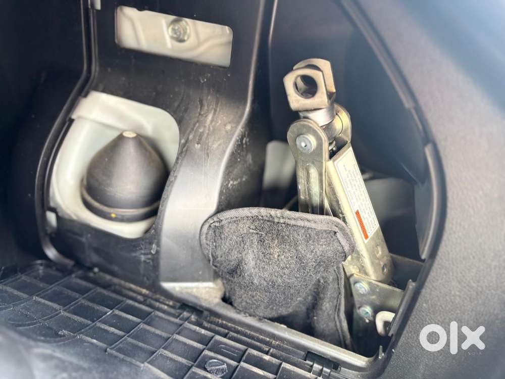 Maruti Suzuki Swift Amt Vvt Zxi, 2022, Petrol