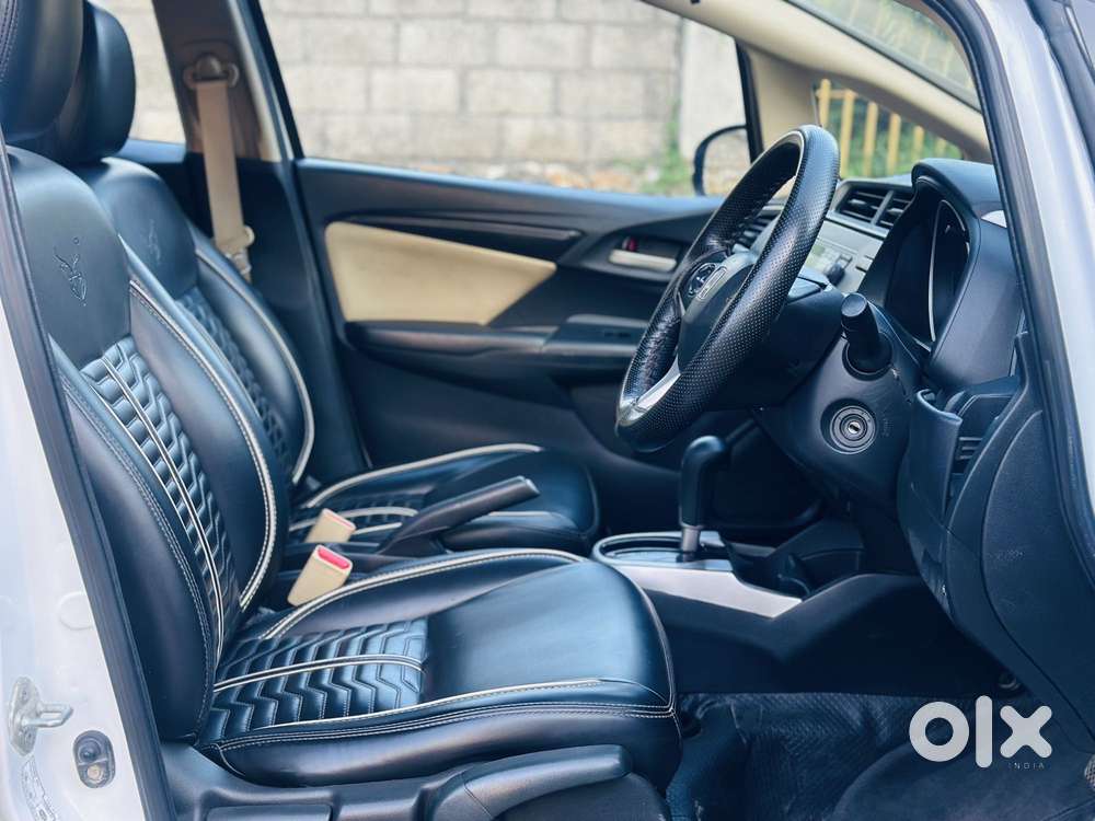 Honda Jazz V Automatic, 2016, Petrol