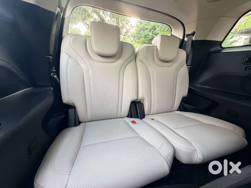 Mahindra Xuv700 2.2 Ax 7 Diesel At Luxury Pack Str Awd, 2022, Diesel