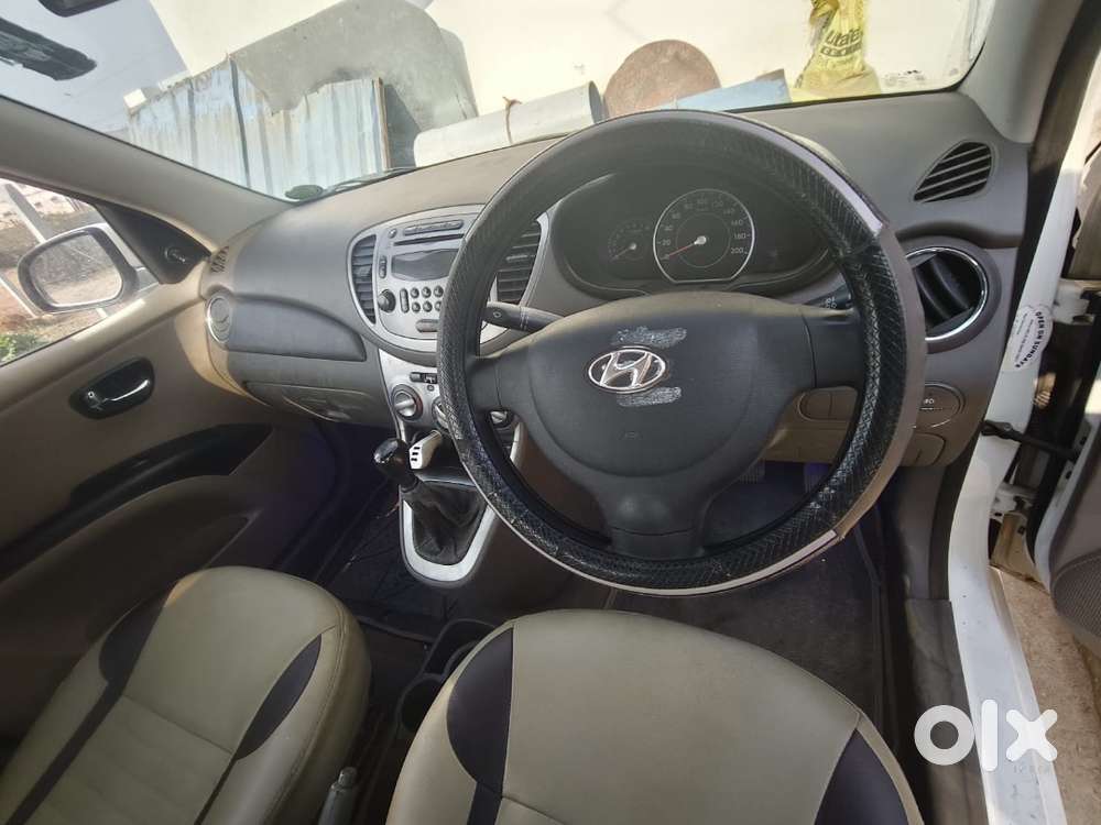 Well-maintained Hyundai I10 Sportz (2014) – Single Family Owned