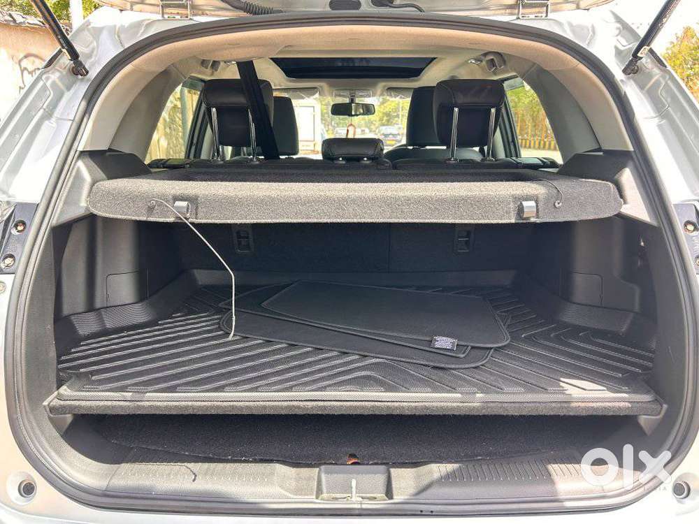 Maruti Suzuki Grand Vitara 1.5 Alpha Plus Intelligent Hybrid Ecvt, 2..