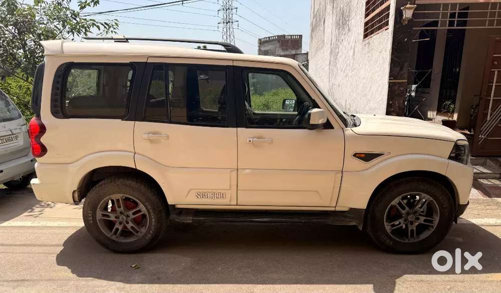 Mahindra Scorpio S10 2.2 Mhaw (4wd At 7str)