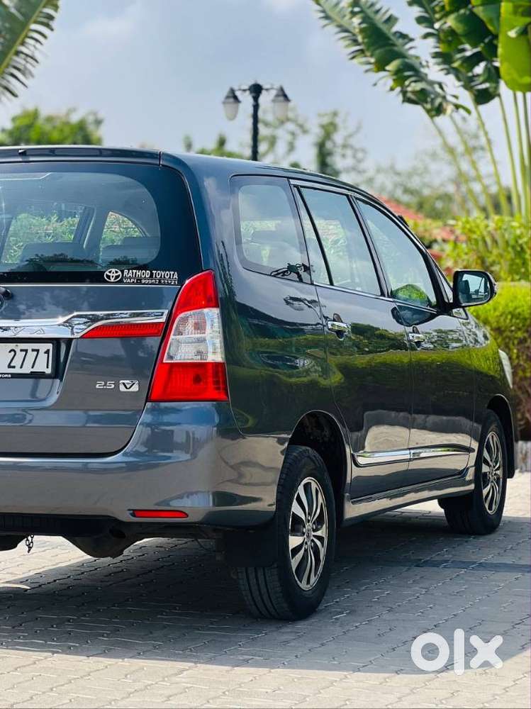 Toyota Innova 2.5 V Diesel 8-seater, 2016, Diesel
