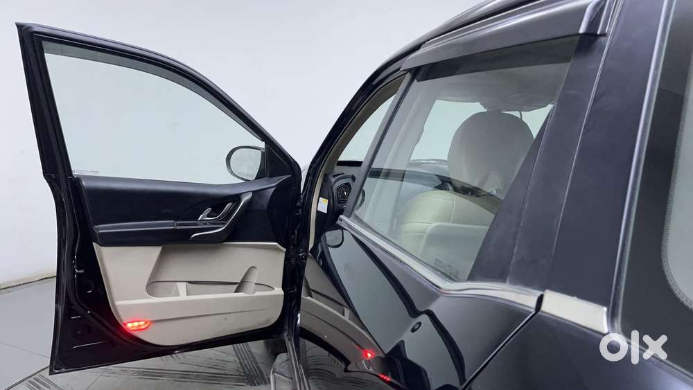 Mahindra Xuv500 W10 At, 2016, Diesel
