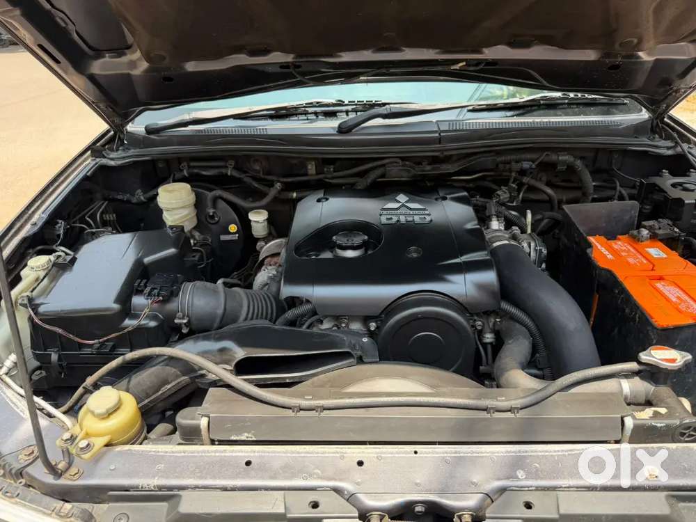 Mitsubishi Pajero Sport 2015



Mitsubishi  Pajero