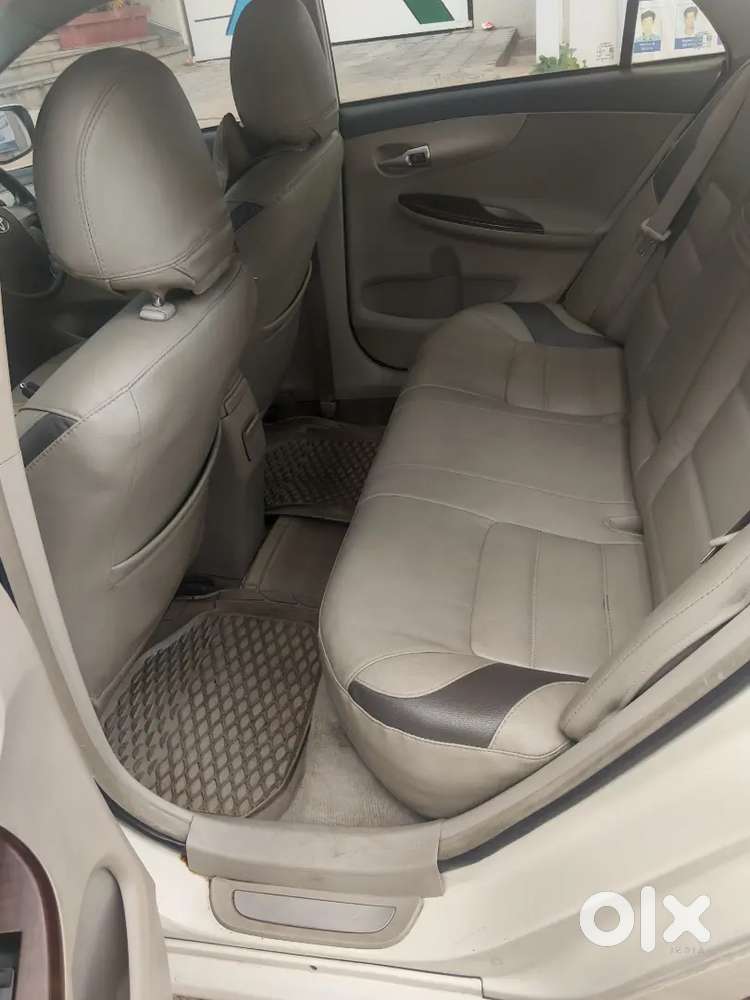 Toyota Corolla Altis 2012