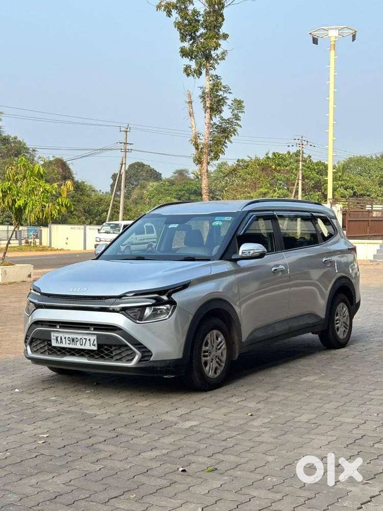 Kia Carens 1.4 Luxury 7 Str, 2023, Petrol