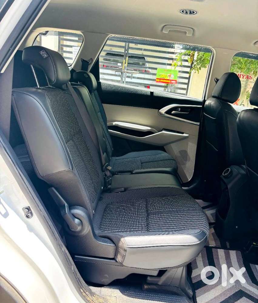Kia Carens G 1.5 6mt Premium (o) 7-seater, 2024, Petrol