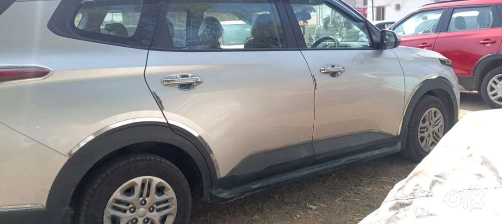 Kia Carens Petrol 2023