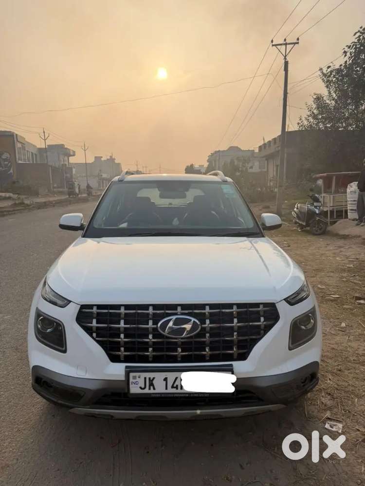 Hyundai Venue 2021 Diesel Well Maintained