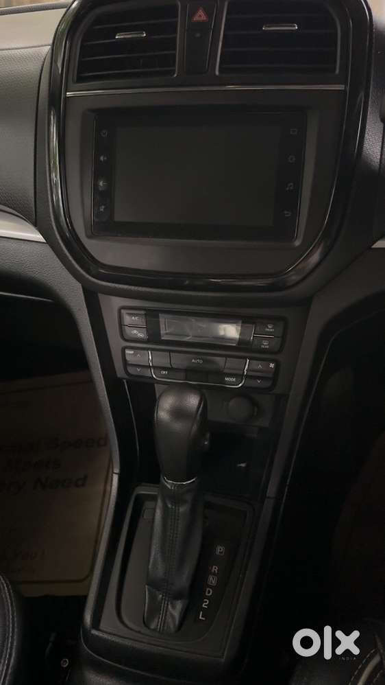 Marutisuzuki Brezza Zxi Automatic Smart Hybrid Red Dual Tone Choice No