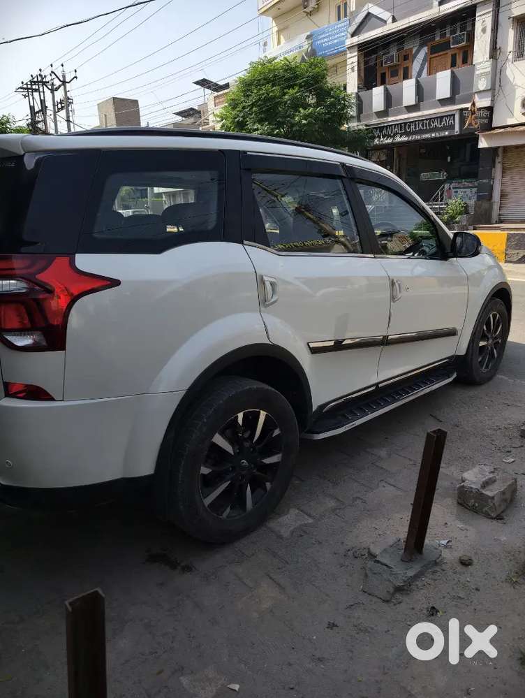Xuv 500 Full Top Doctor Driven Car Total Company Maintained.