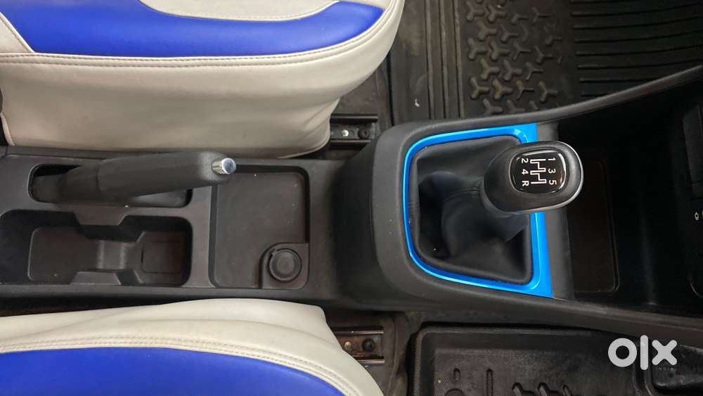 Tata Punch 1.2 Revotron Creative Amt Dual Tone, 2022, Petrol