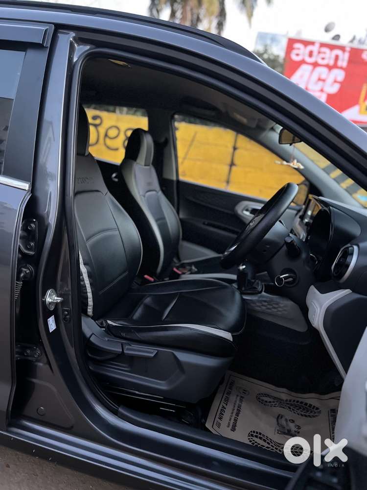 Hyundai Grand I10 Nios Sportz Dual Tone, 2021, Petrol