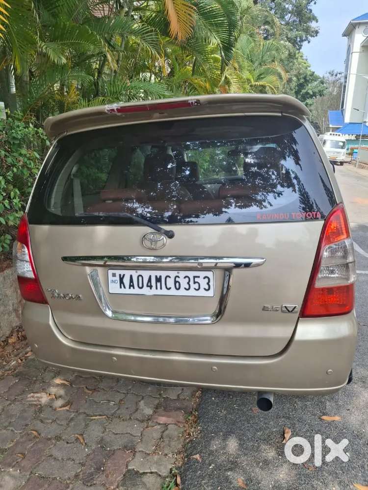 Toyota Innova 2006 4th Owner