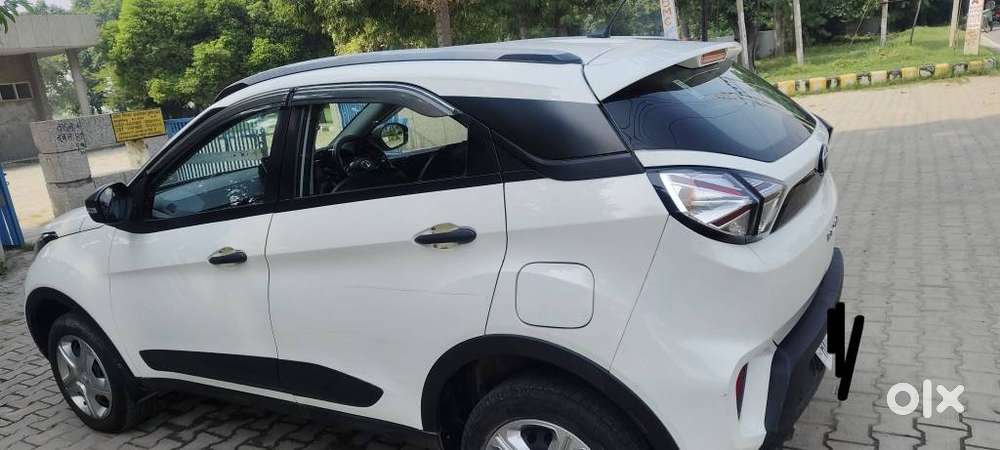 Tata Nexon 1.2 Revotron Xm (s), 2023, Petrol