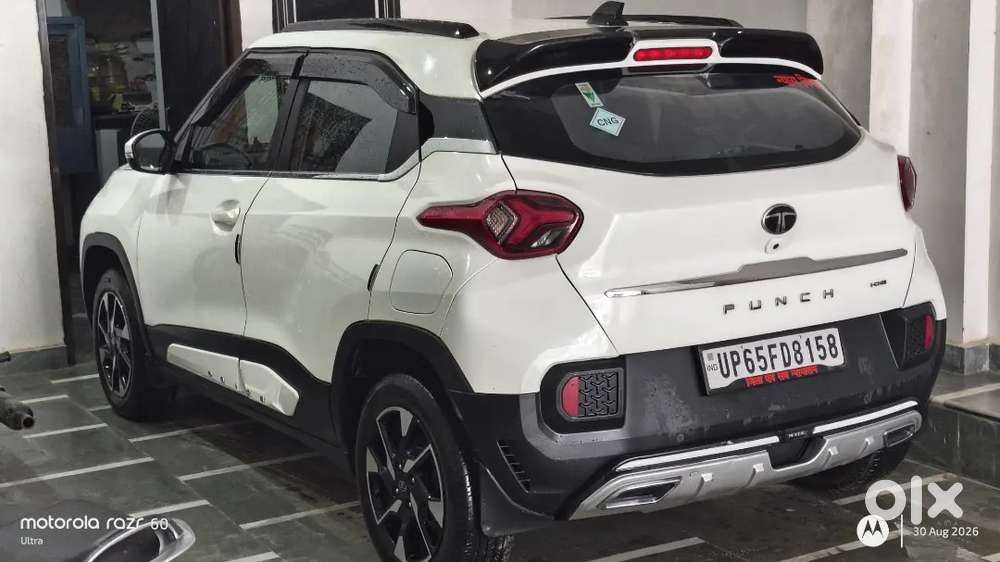 Tata Punch Dazzle Sunroof 2024