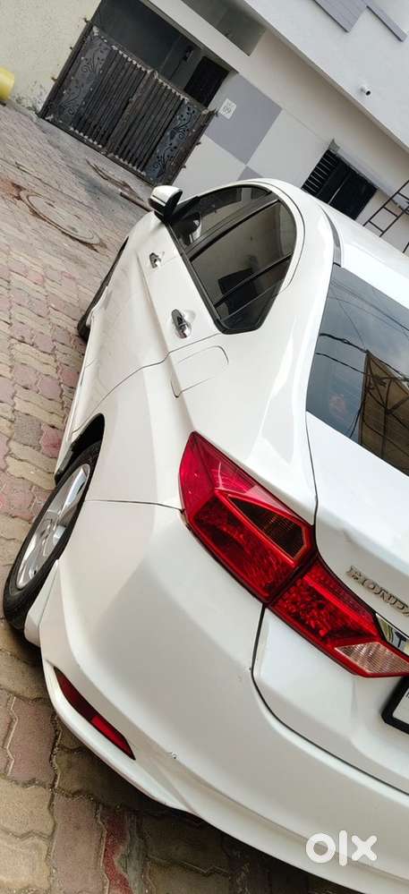 Honda City Hybrid Ehev 2015 Cng & Hybrids 85000 Km Driven