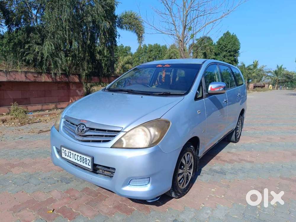 Toyota Innova 2004-2011 2.5 V Diesel 8-seater, 2010, Diesel