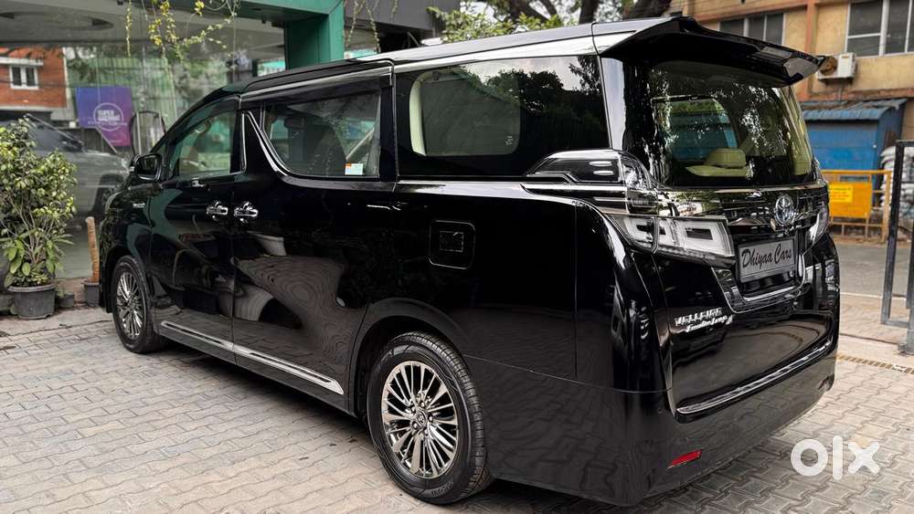Toyota Vellfire 2.5 Executive Lounge, 2021, Petrol