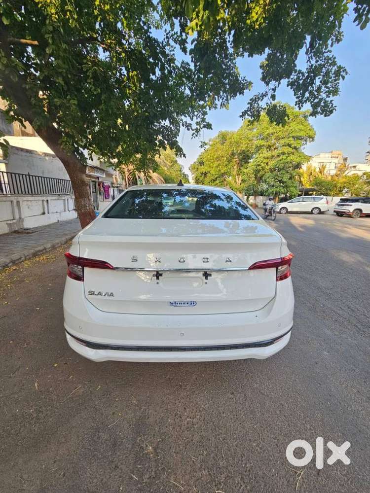 Skoda Slavia 1.0 Ambition Tsi, 2023, Petrol