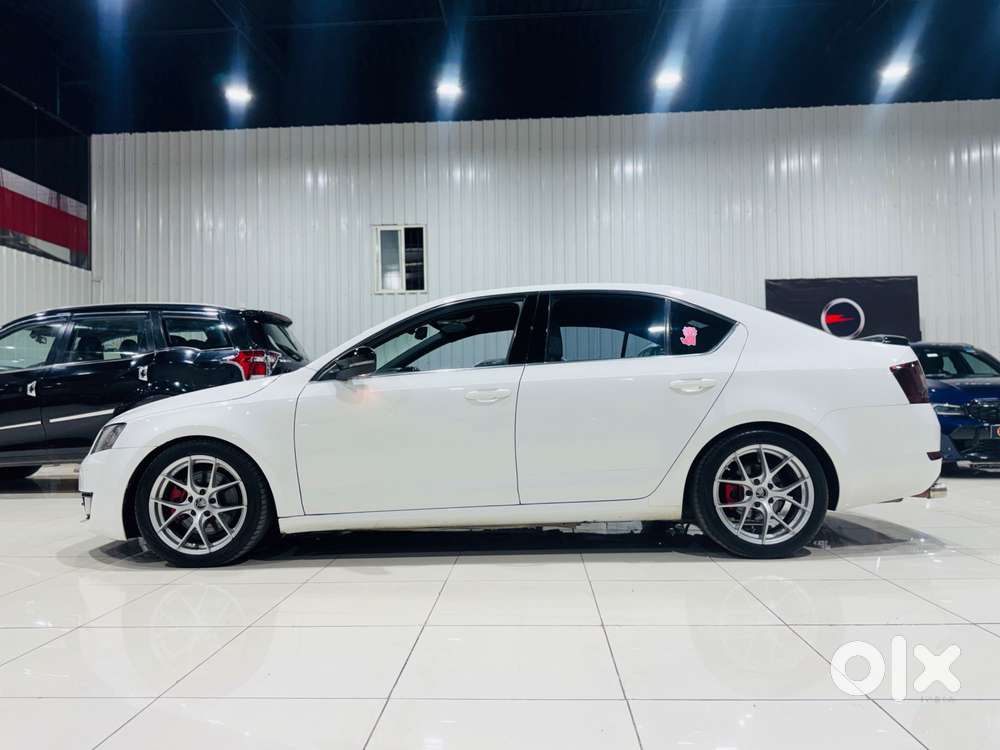 Skoda Octavia [2015-2017] 1.8 Ambition Plus Tsi At, 2015, Petrol