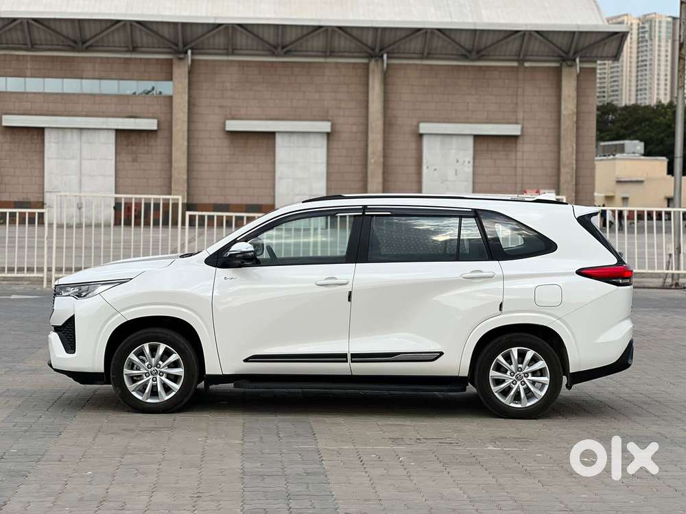 Toyota Innova Hycross 2.0 Vx (o) Hybrid 7 Str, 2025, Petrol
