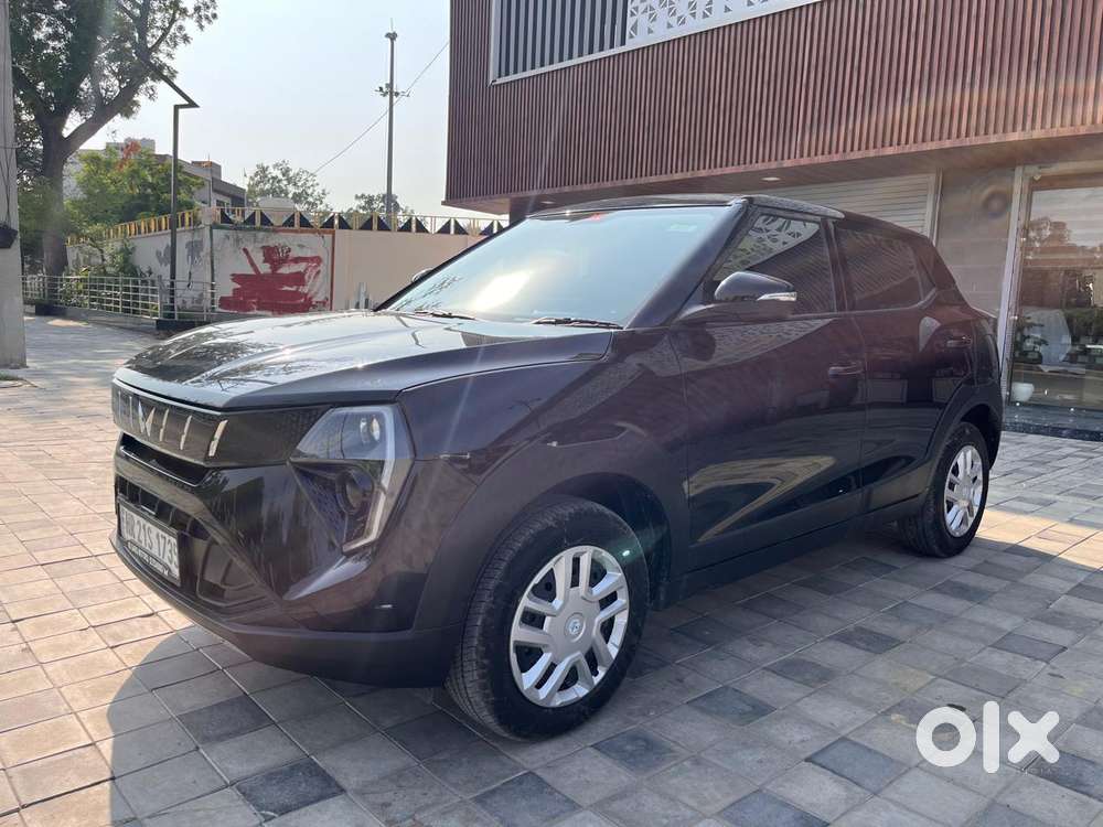 Mahindra Xuv 3xo Mx1 Pm Mt, 2025, Petrol