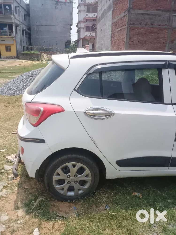 Hyundai Grand I10 2017 Petrol+cng Manual & Well Maintained